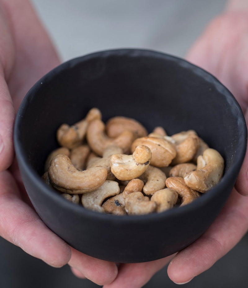 Cashew nuts with black truffle