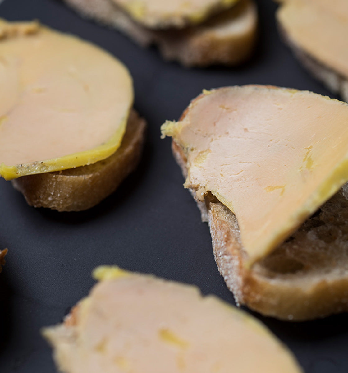 Foie gras de canard entier mi-cuit