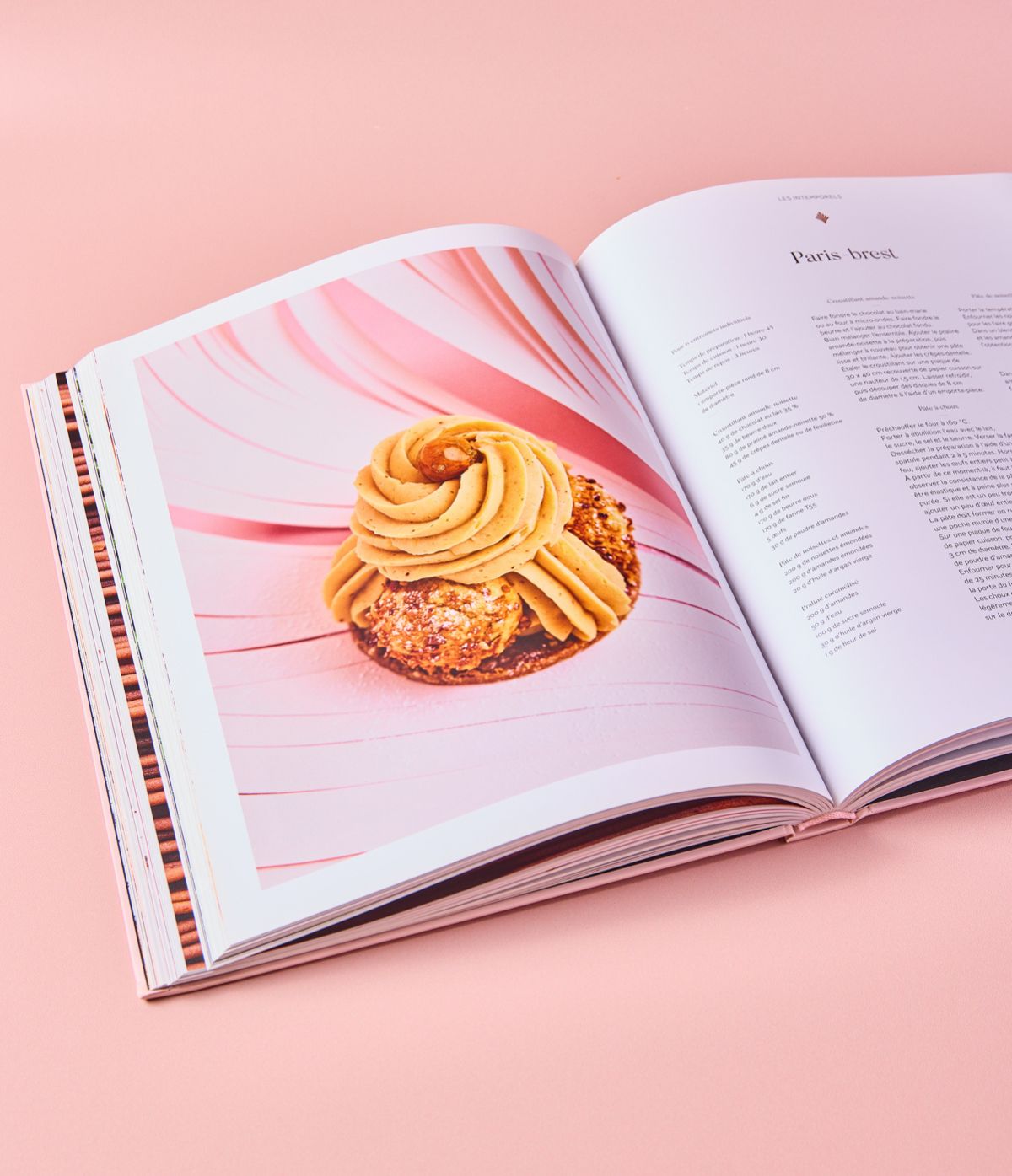 Livre Angelina, 50 Recettes Iconiques d’une Institution Parisienne